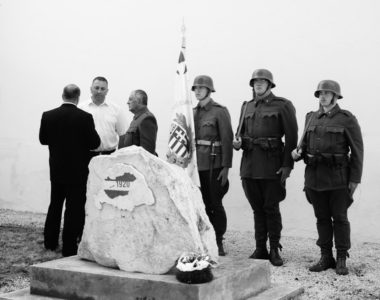 Istentisztelet és megemlékezés a Trianon-emlékműnél, és a háborúban elesett átányi katonák kopjafáinak felavatása